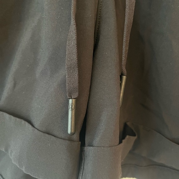 Lululemon Black Spring Break Away 4- Way Stretch 3” Shorts Size 4 - Picture 10 of 10